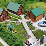 Wood House 빌라 베라트