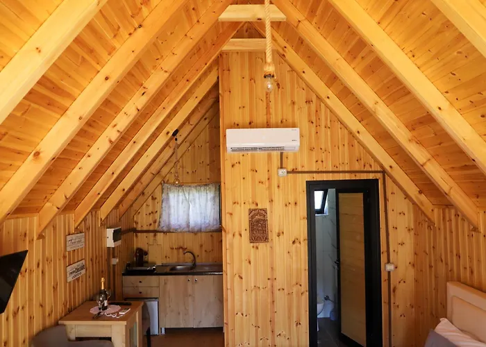 Wood House * Berat